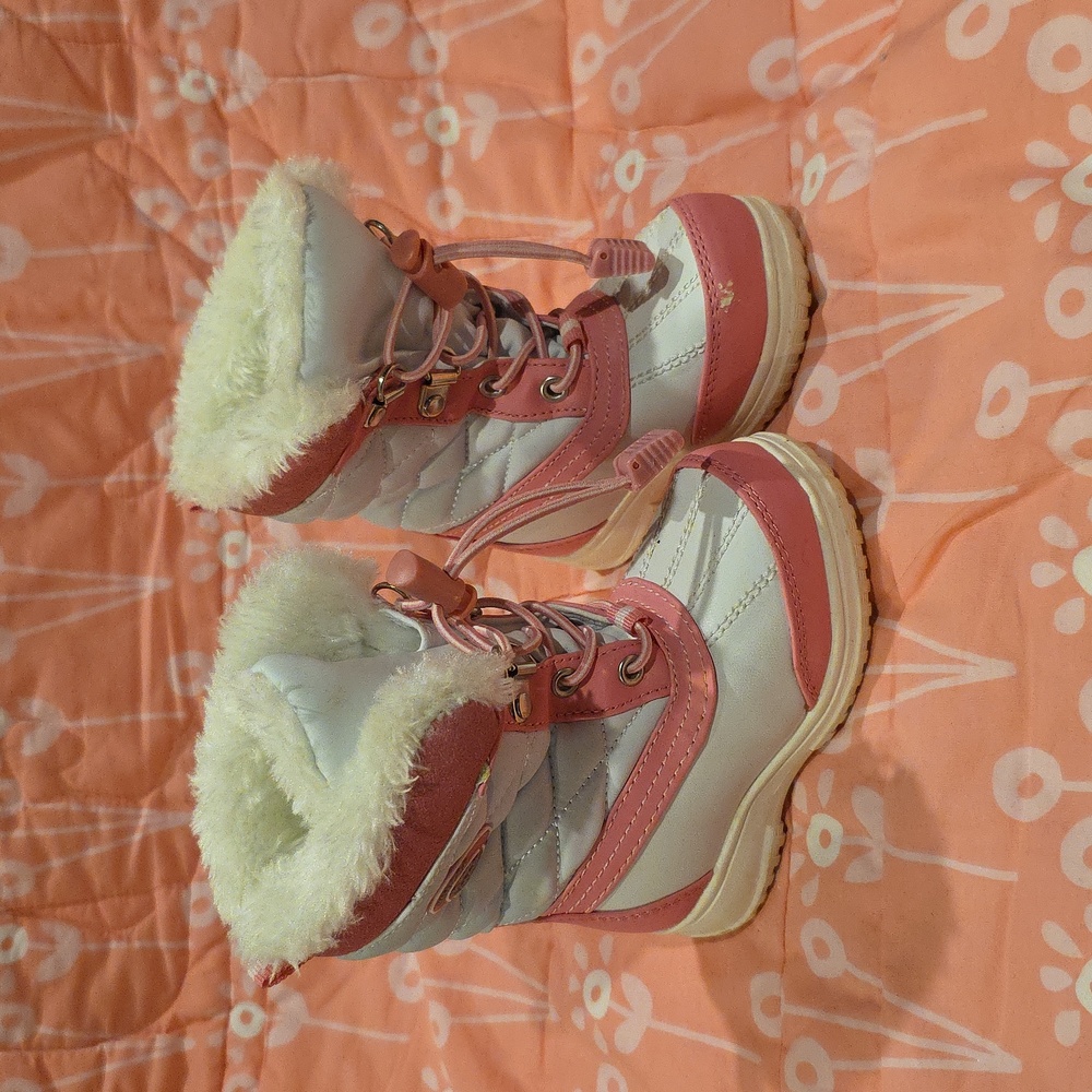 Totes brand snow boots